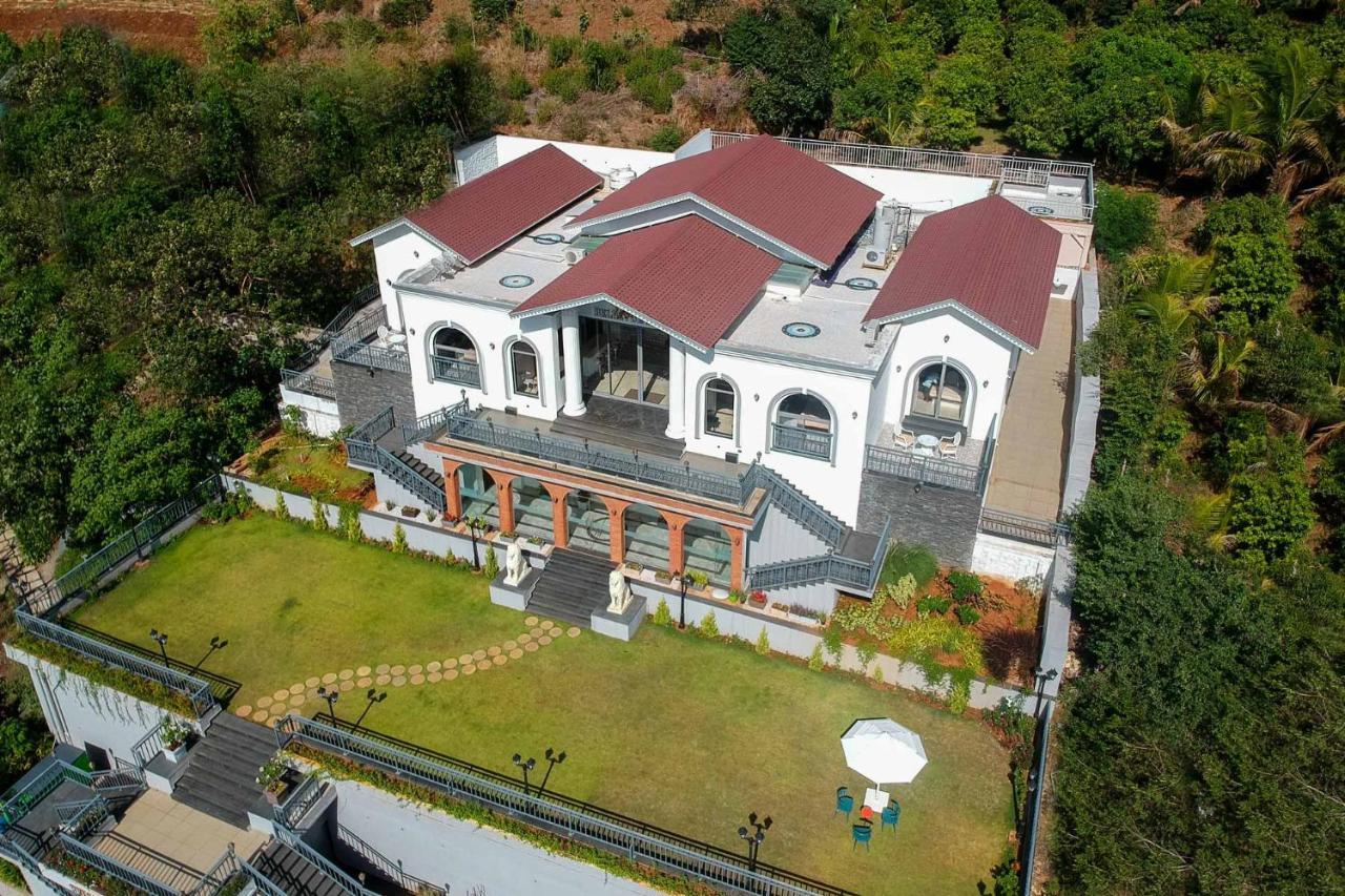 Bellevue Palace By Stayvista - Lavish Abode With A Pool, Landscaped Lawn, Gazebo & Adventure Activities Nashik Eksteriør billede