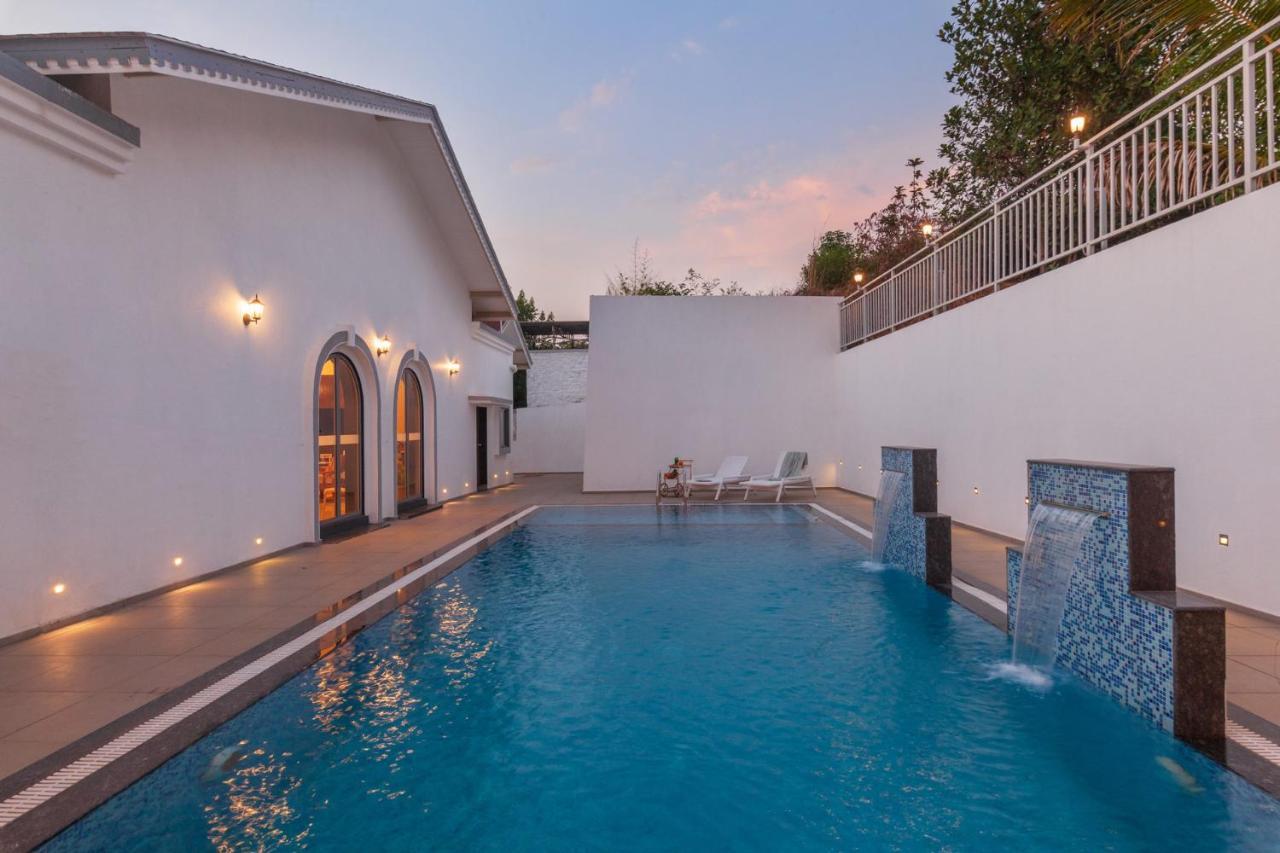 Bellevue Palace By Stayvista - Lavish Abode With A Pool, Landscaped Lawn, Gazebo & Adventure Activities Nashik Eksteriør billede