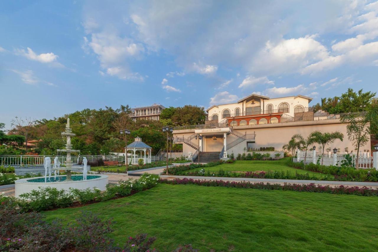 Bellevue Palace By Stayvista - Lavish Abode With A Pool, Landscaped Lawn, Gazebo & Adventure Activities Nashik Eksteriør billede