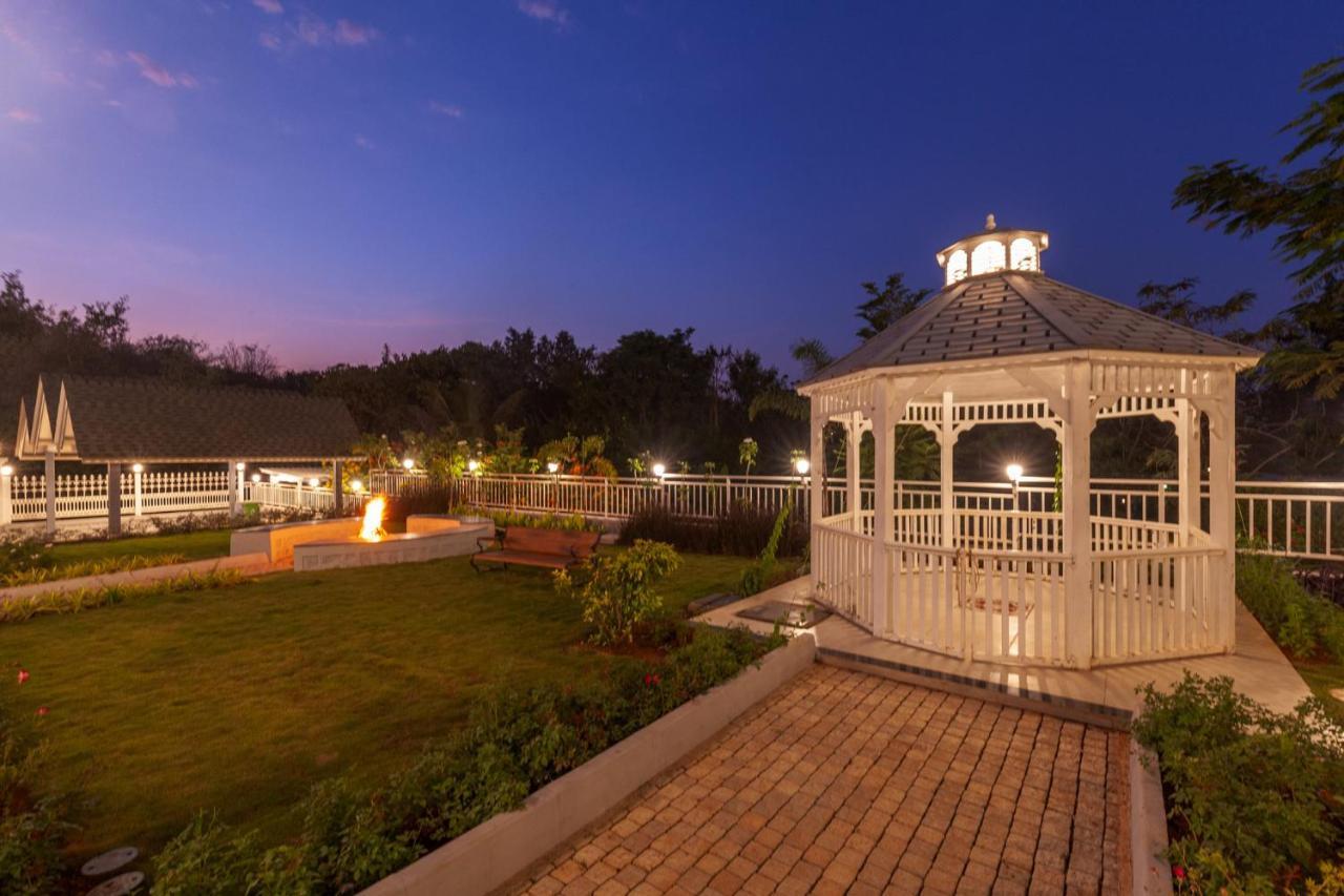 Bellevue Palace By Stayvista - Lavish Abode With A Pool, Landscaped Lawn, Gazebo & Adventure Activities Nashik Eksteriør billede