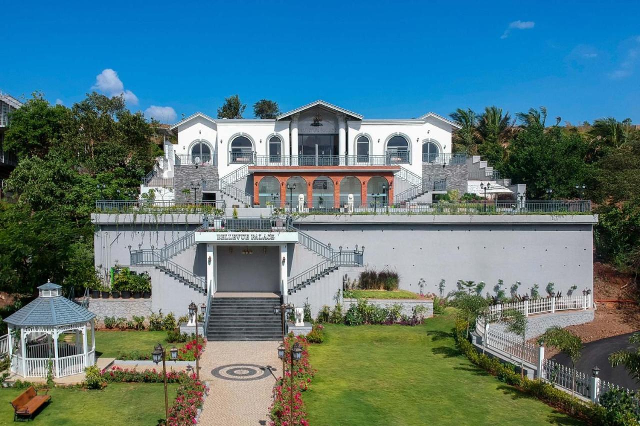 Bellevue Palace By Stayvista - Lavish Abode With A Pool, Landscaped Lawn, Gazebo & Adventure Activities Nashik Eksteriør billede