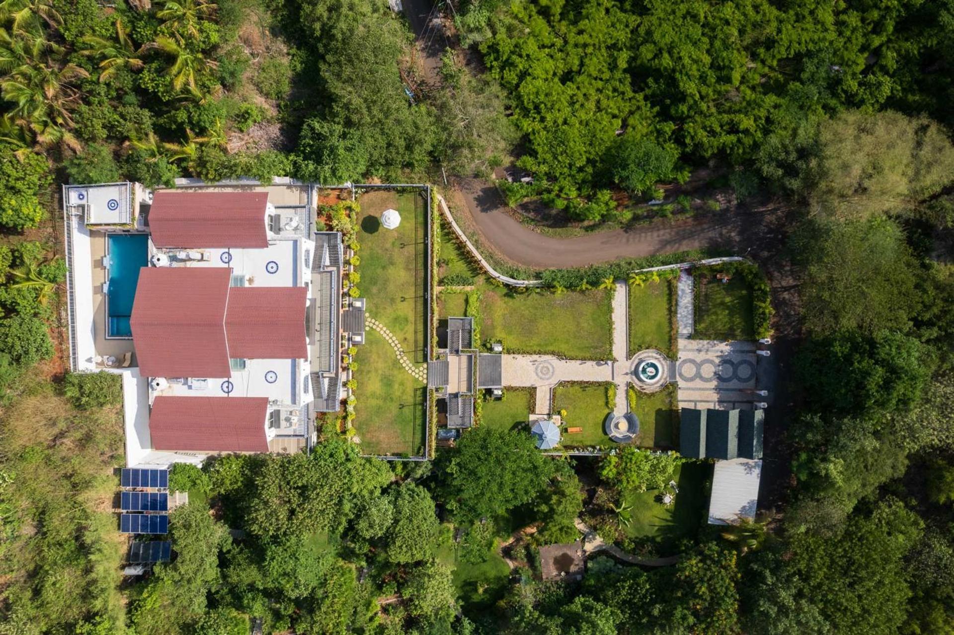 Bellevue Palace By Stayvista - Lavish Abode With A Pool, Landscaped Lawn, Gazebo & Adventure Activities Nashik Eksteriør billede
